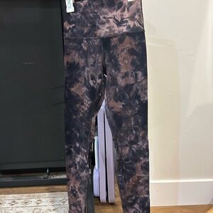 Lululemon Align diamond dye pink leggings